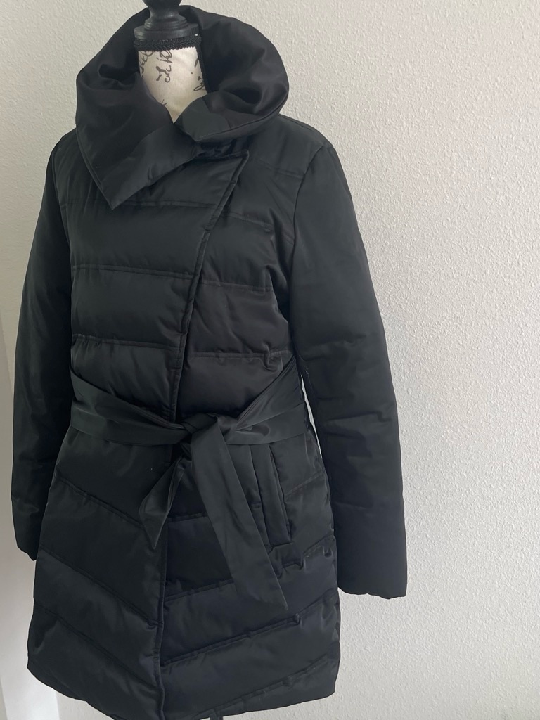 Elie Tahari Black Belted Puffer Coat With Funnel Collar